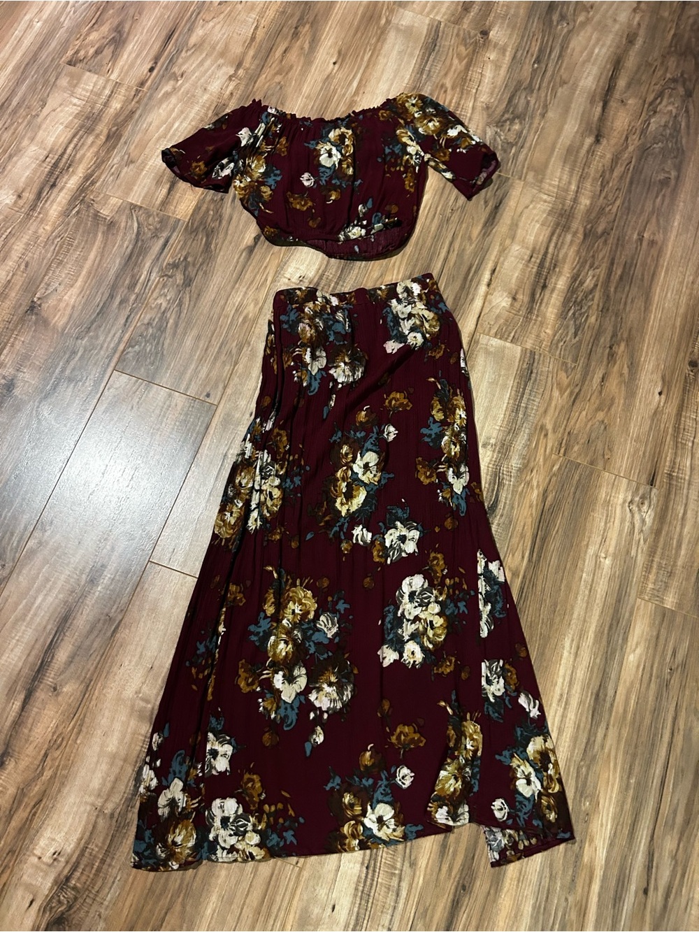 Botique Two-Piece Off-Shoulder Floral Maxi Set — Burgundy Floral